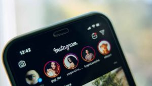 Read more about the article How to Hide Instagram Story for Someone